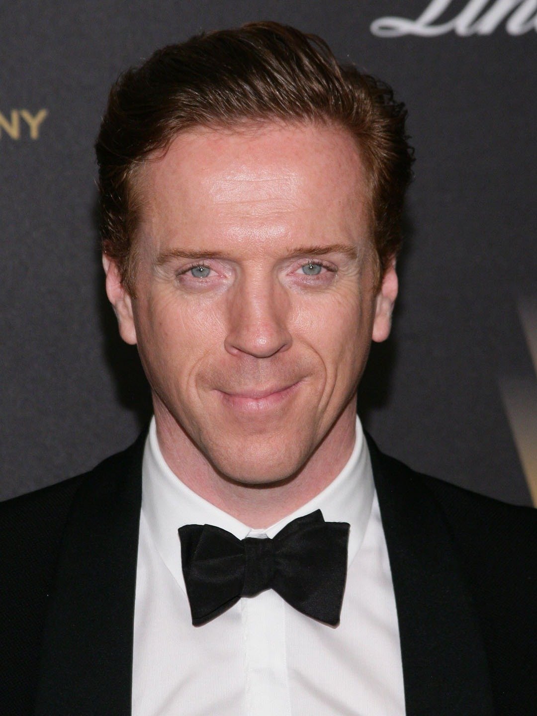 How tall is Damian Lewis?
